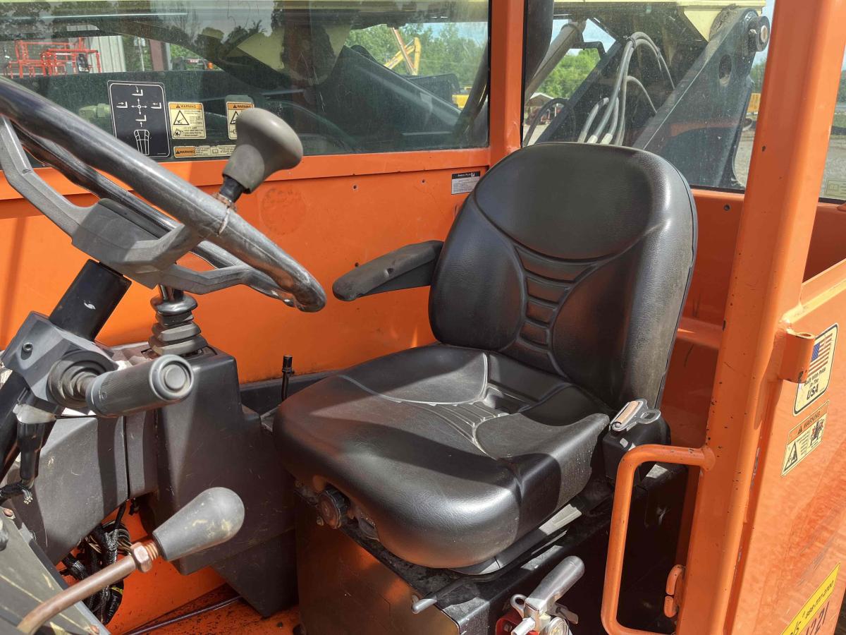 2013 JLG G6-42A