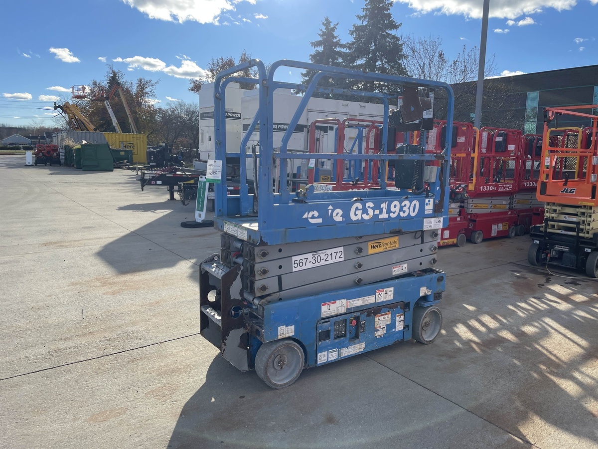2018 Genie GS-1930