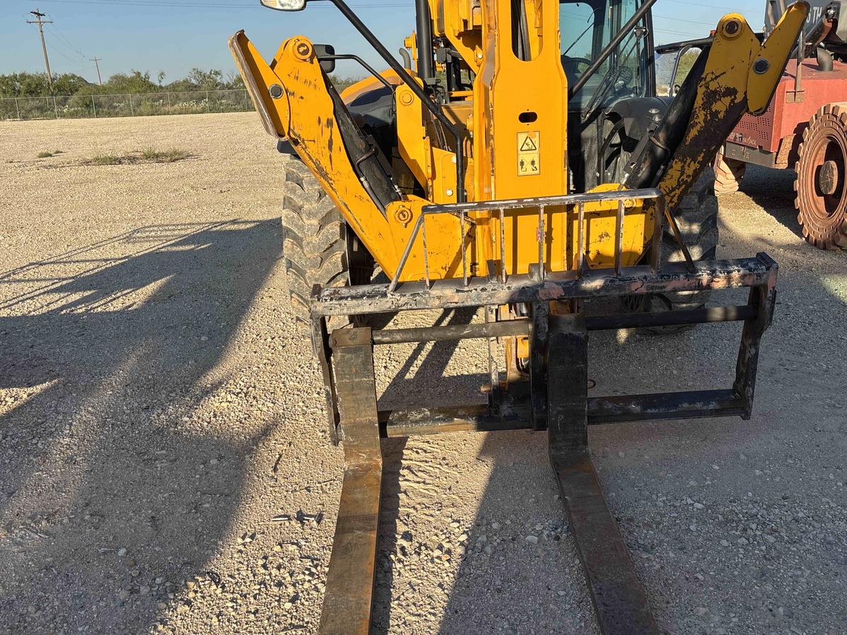2022 JCB 512-56-3