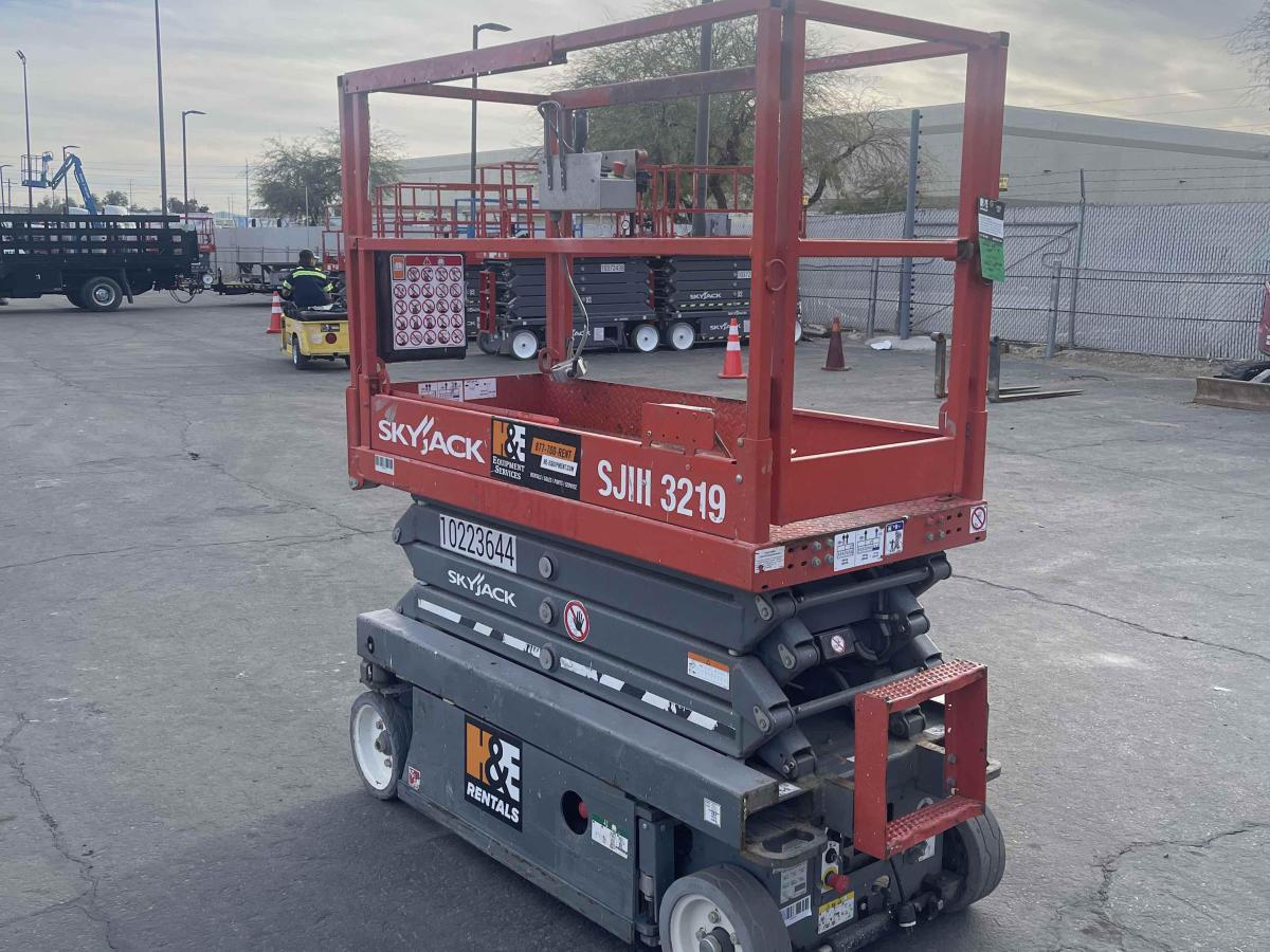 2017 Skyjack SJ3219