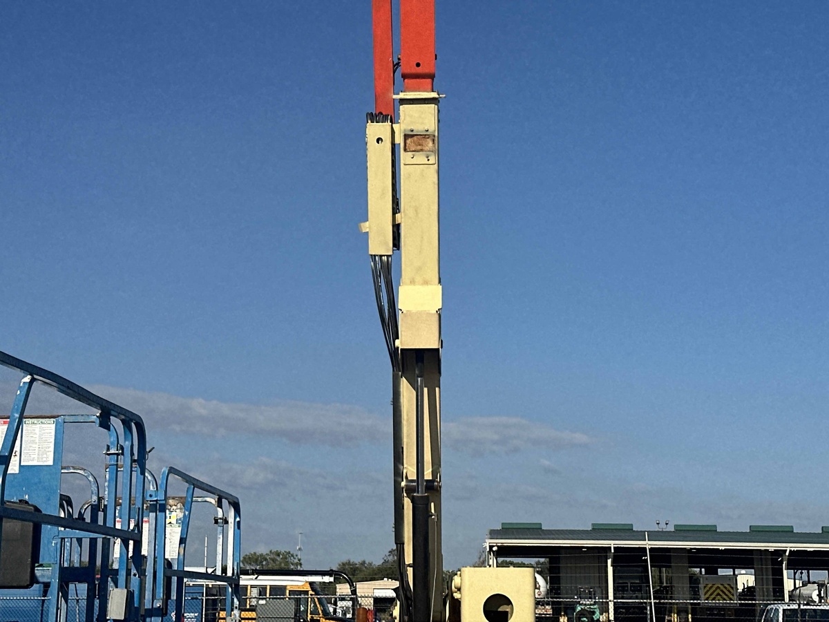 2017 JLG E400AJPN-6