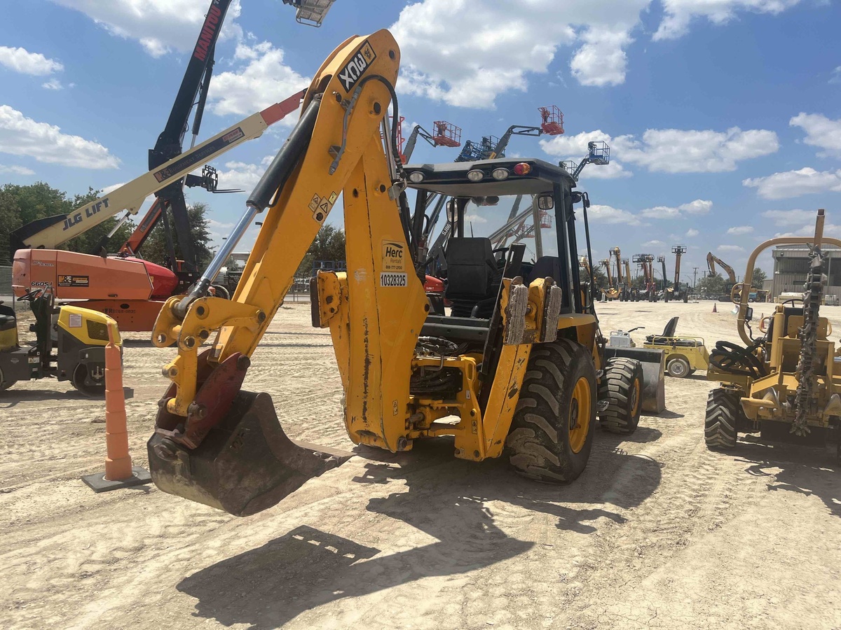 2021 JCB 3CX-4