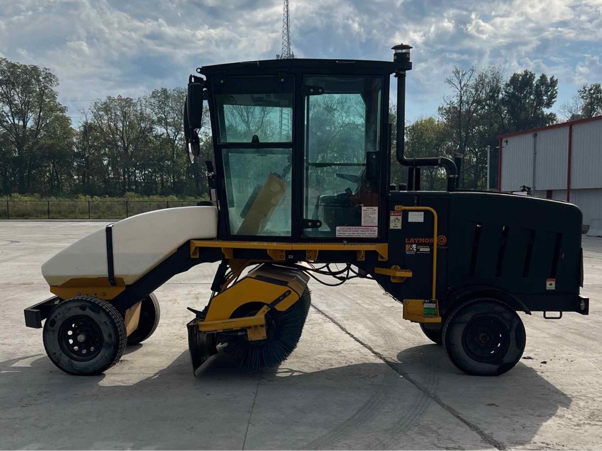 2018 LayMor SweepMaster 450-ST