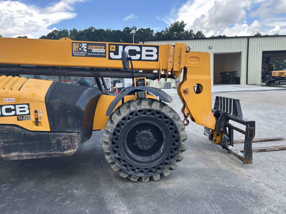 2018 JCB 509-42-7