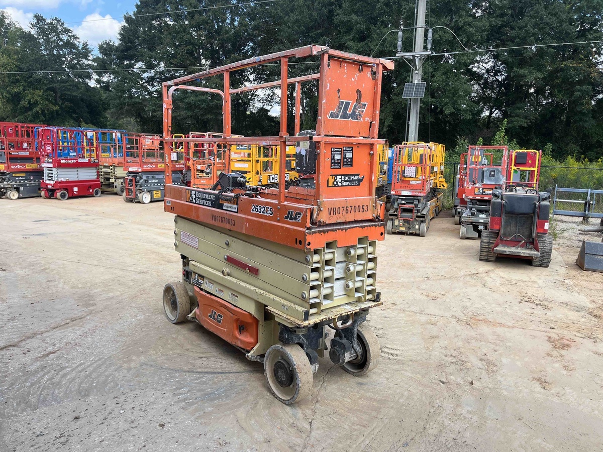 2017 JLG 2632ES-4
