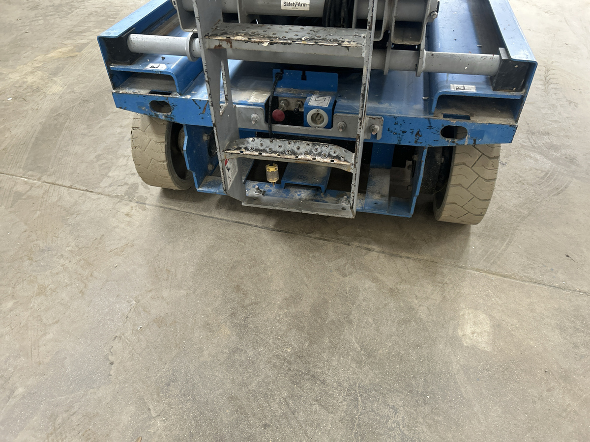 2016 Genie GS-3246-7