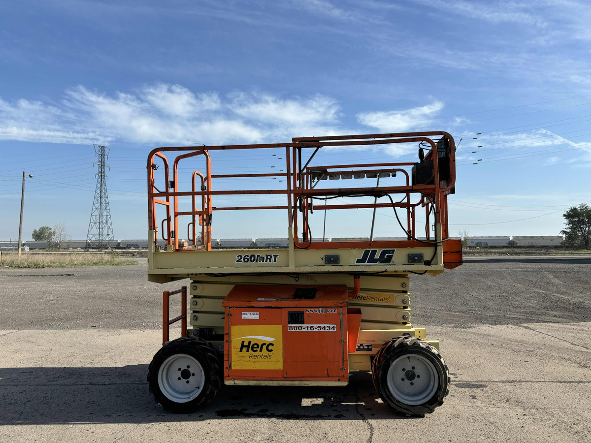 2017 JLG 260MRT-5