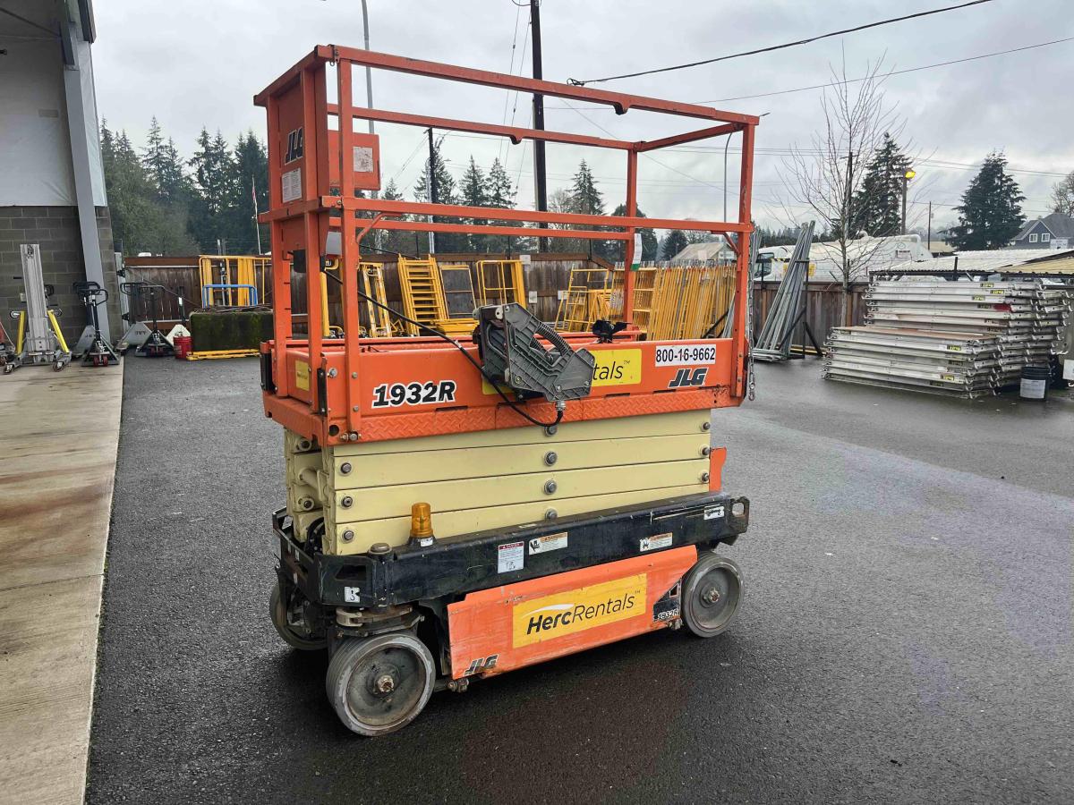 2017 JLG 1932R