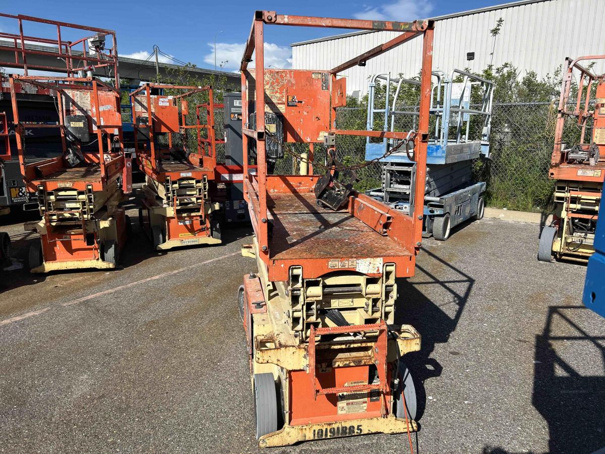 2016 JLG 1932R-4