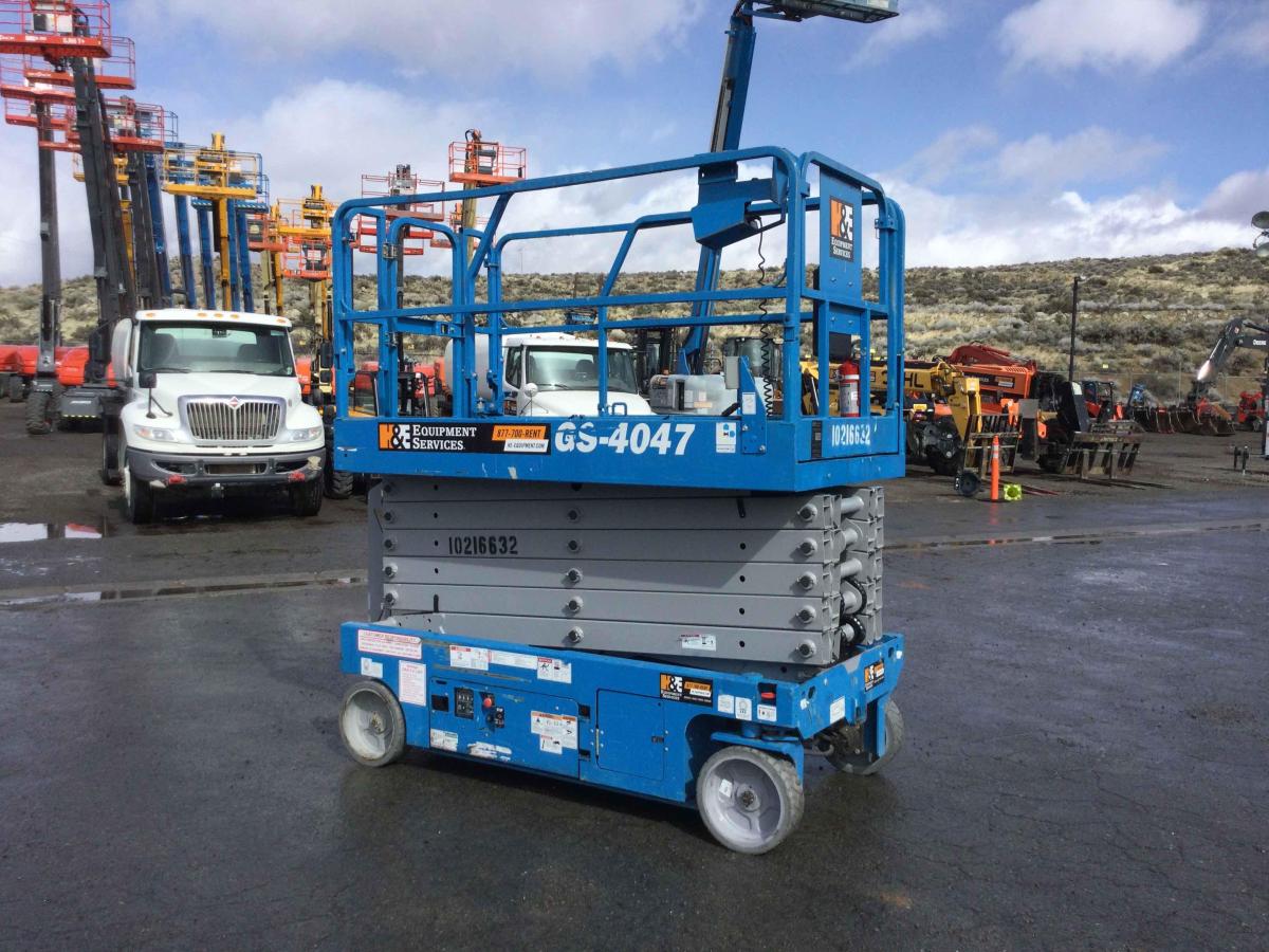 2017 Genie GS-4047