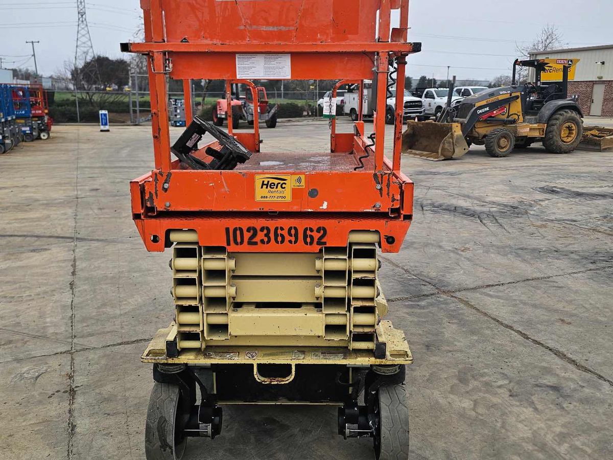 2018 JLG 3246ES-2