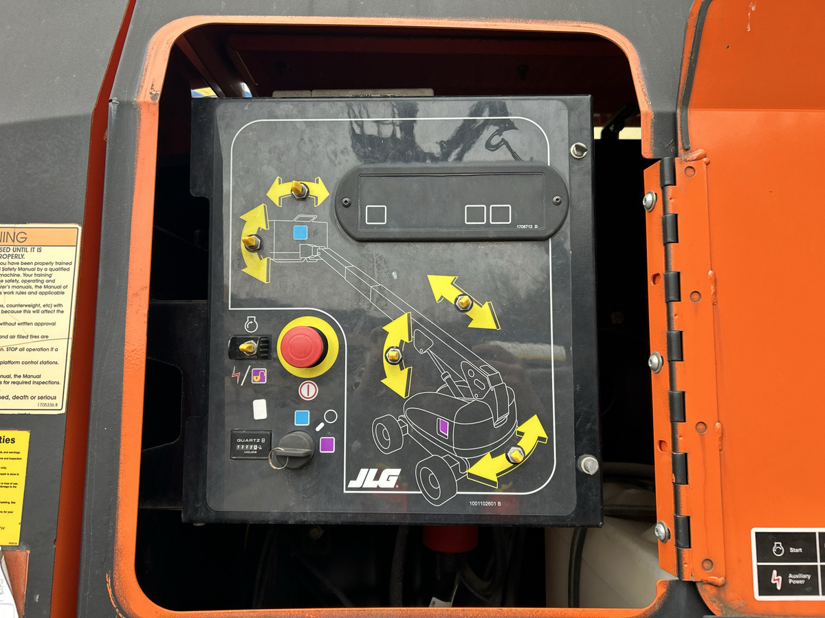 2018 JLG 800S-7