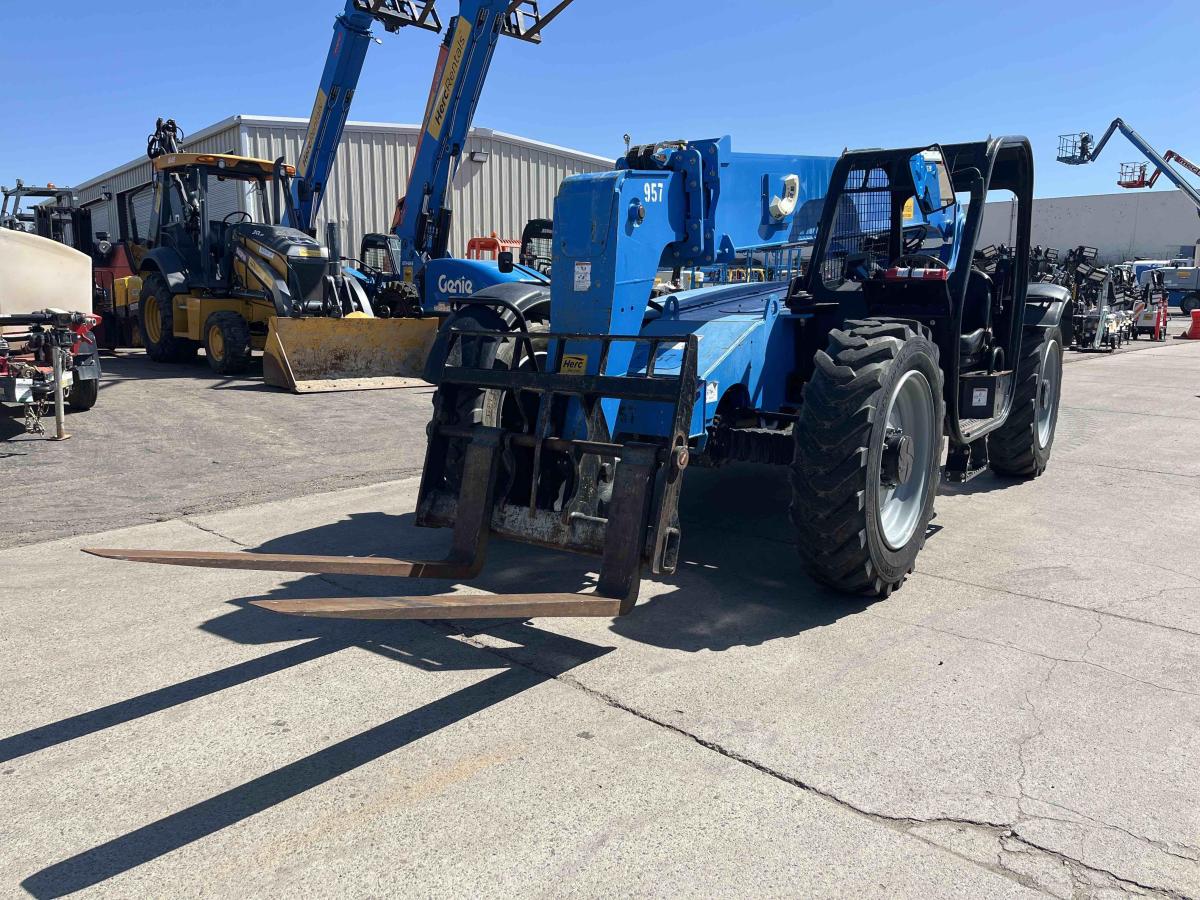 2017 Genie GTH-636