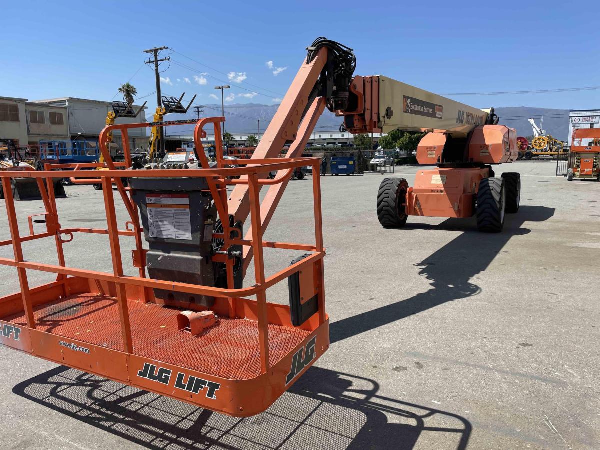 2017 JLG 1200SJP