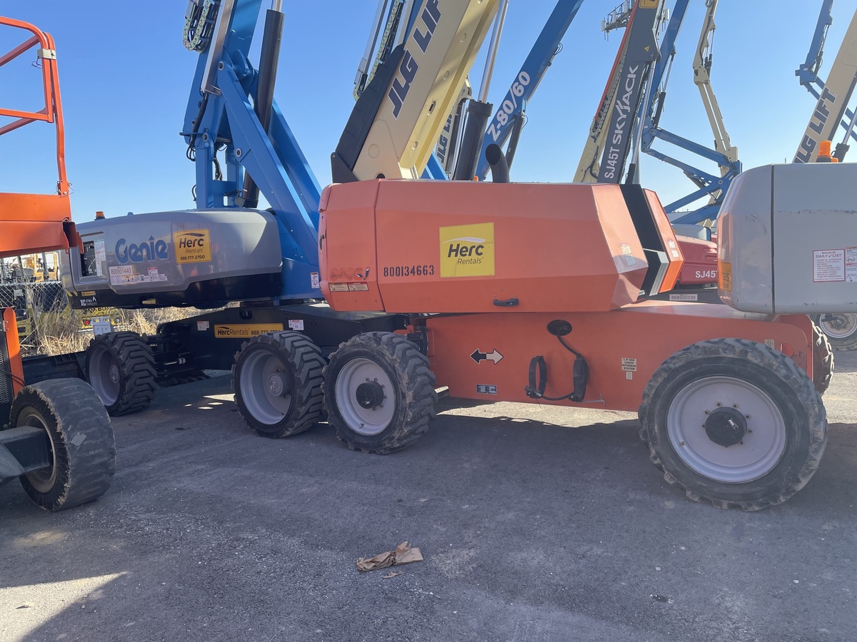 2017 JLG 660SJ