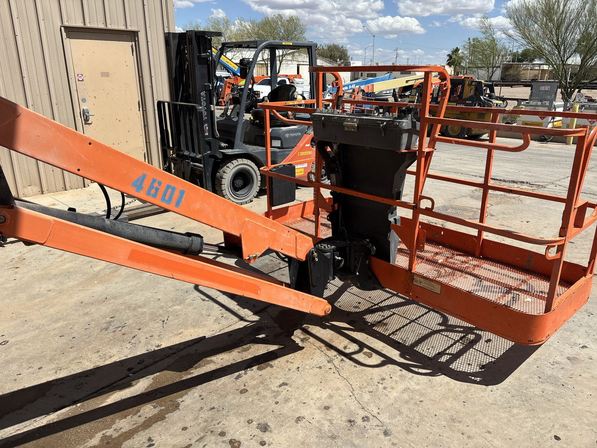 2016 JLG 460SJ-6