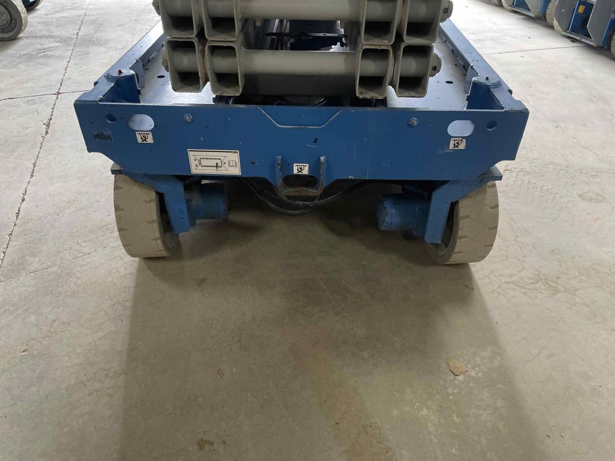 2016 Genie GS-3246