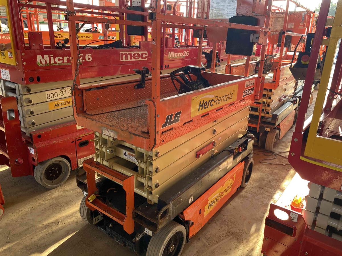 2018 JLG 1932R