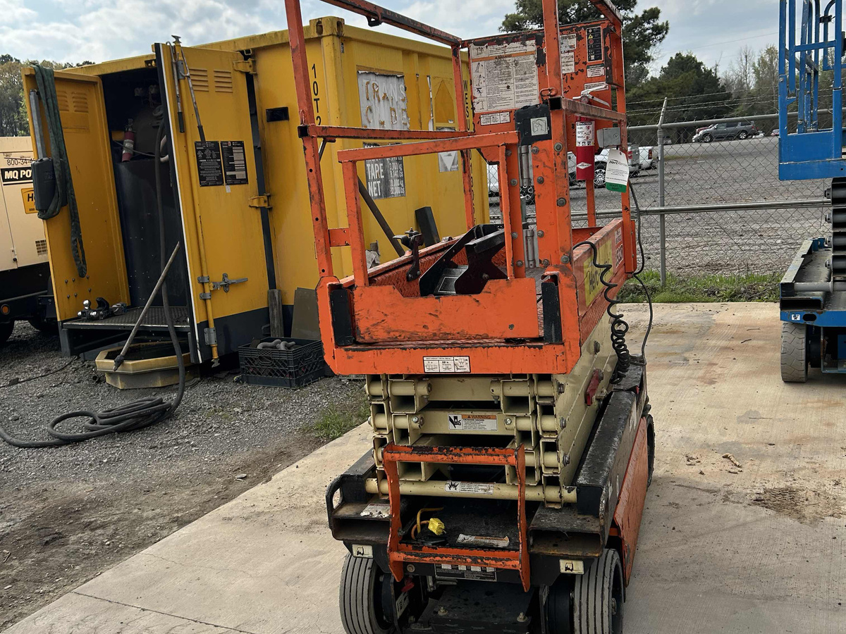 2018 JLG 1932R-3