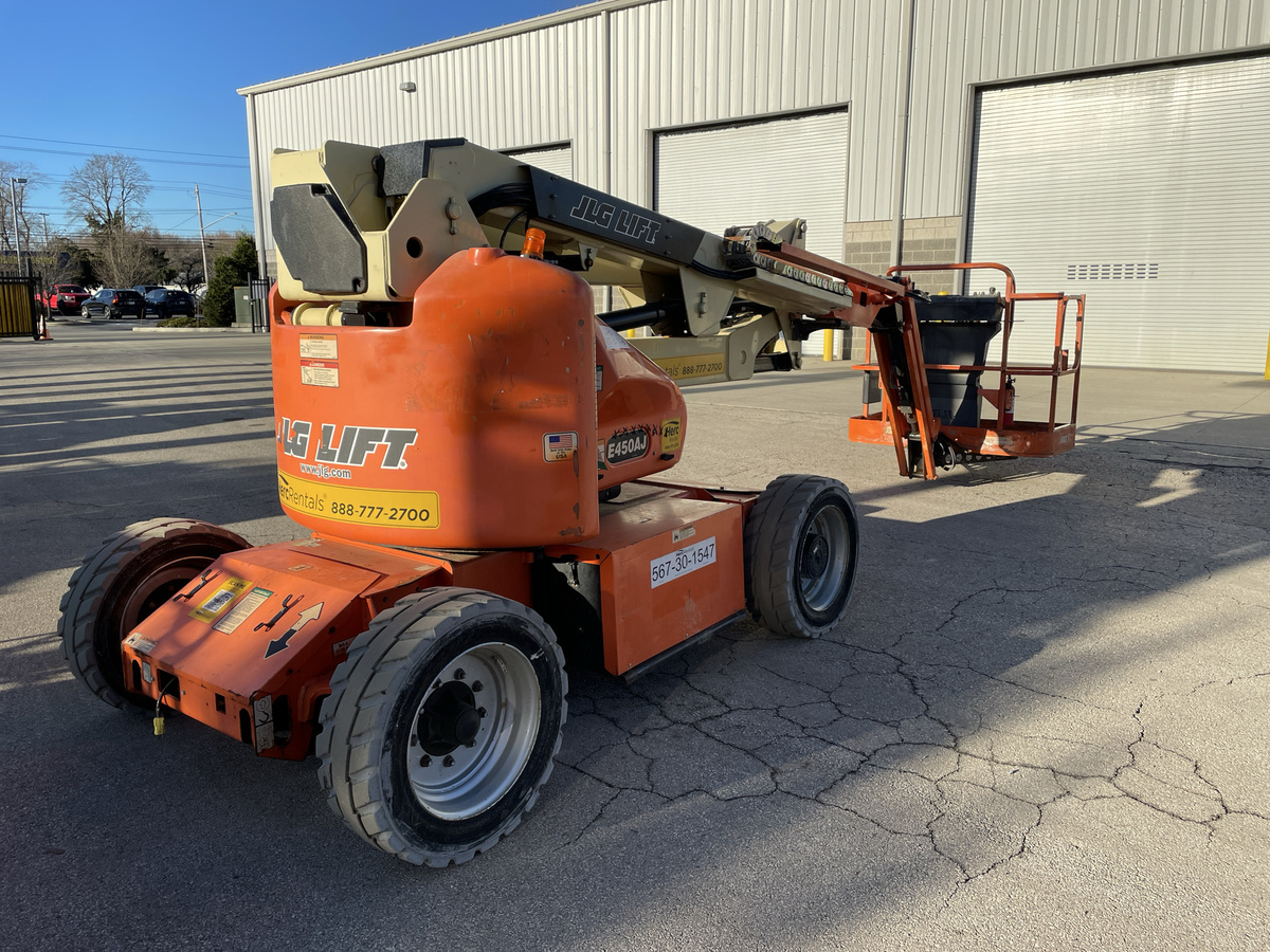 2015 JLG E450AJ-3