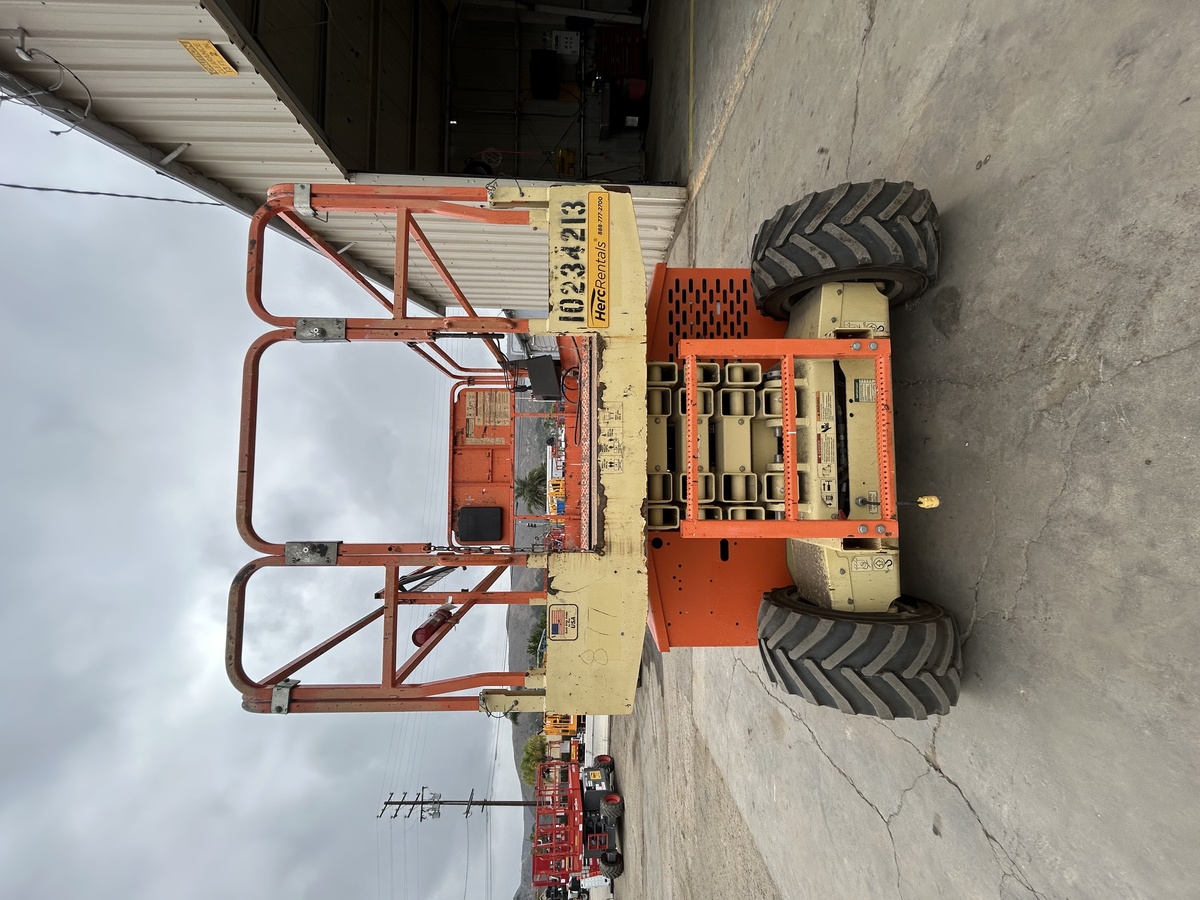 2017 JLG 260MRT-10