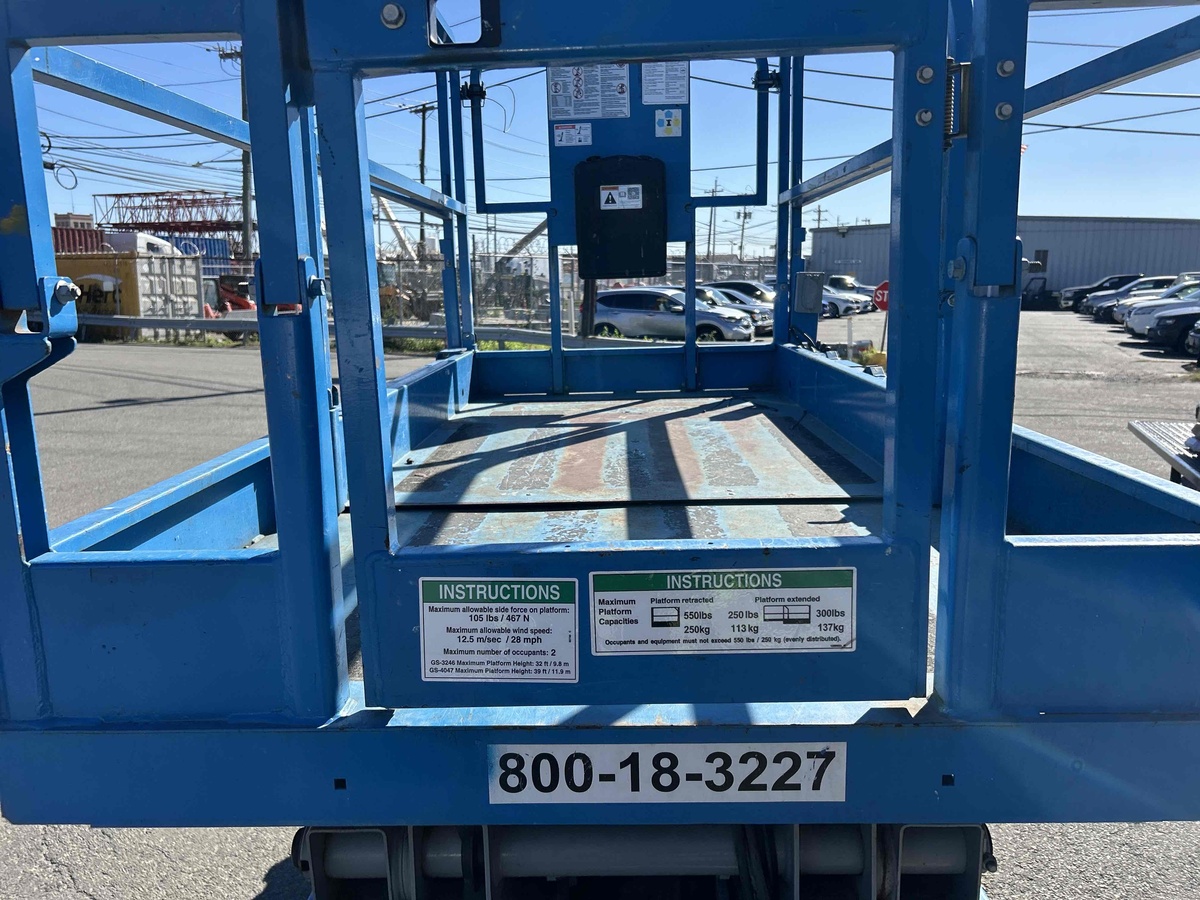 2017 Genie GS-3246-7