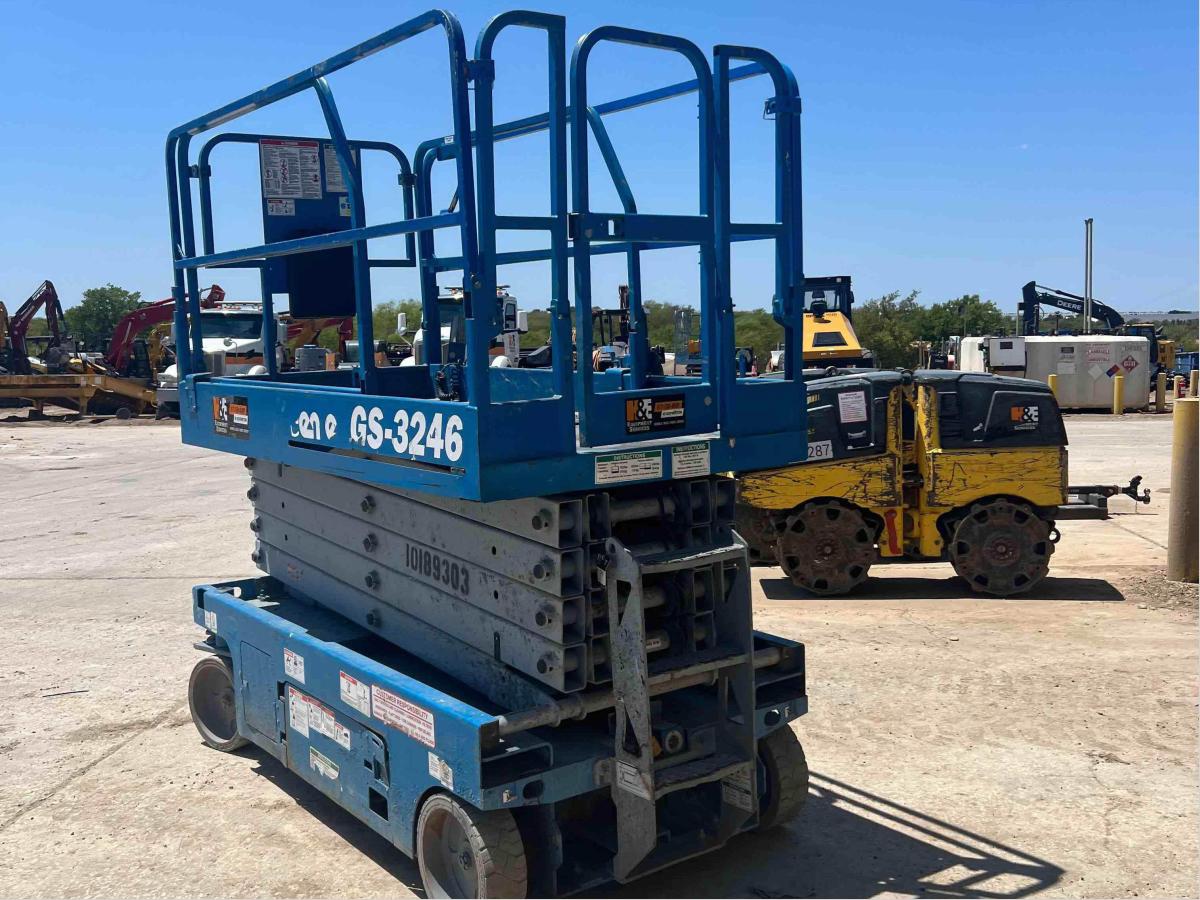 2016 Genie GS-3246-3