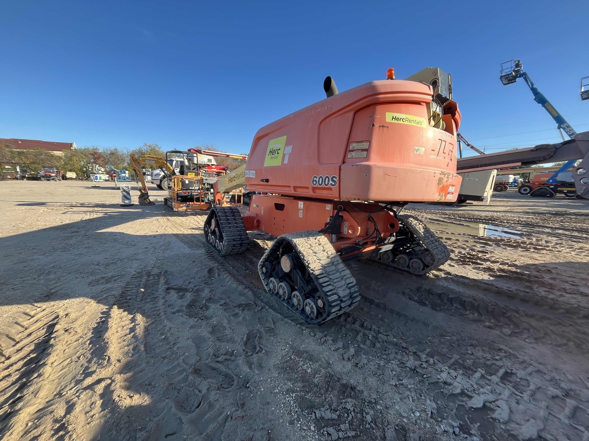 2018 JLG 600S-4
