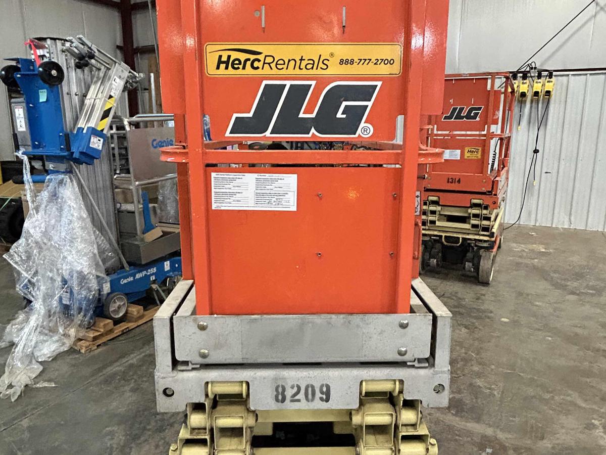 2010 JLG 1930ES