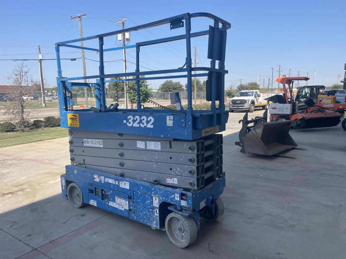 2017 Genie GS-3232