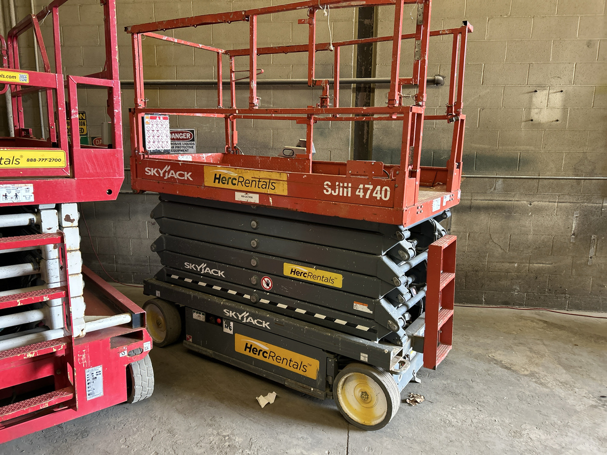 2019 Skyjack SJ4740