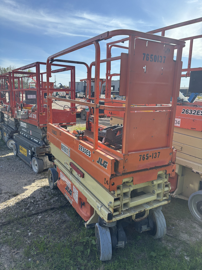2017 JLG 1930ES-8