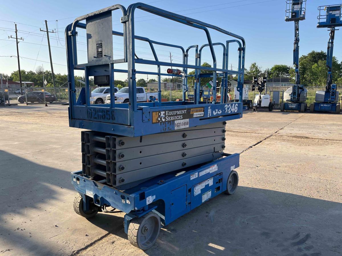 2017 Genie GS-3246-1