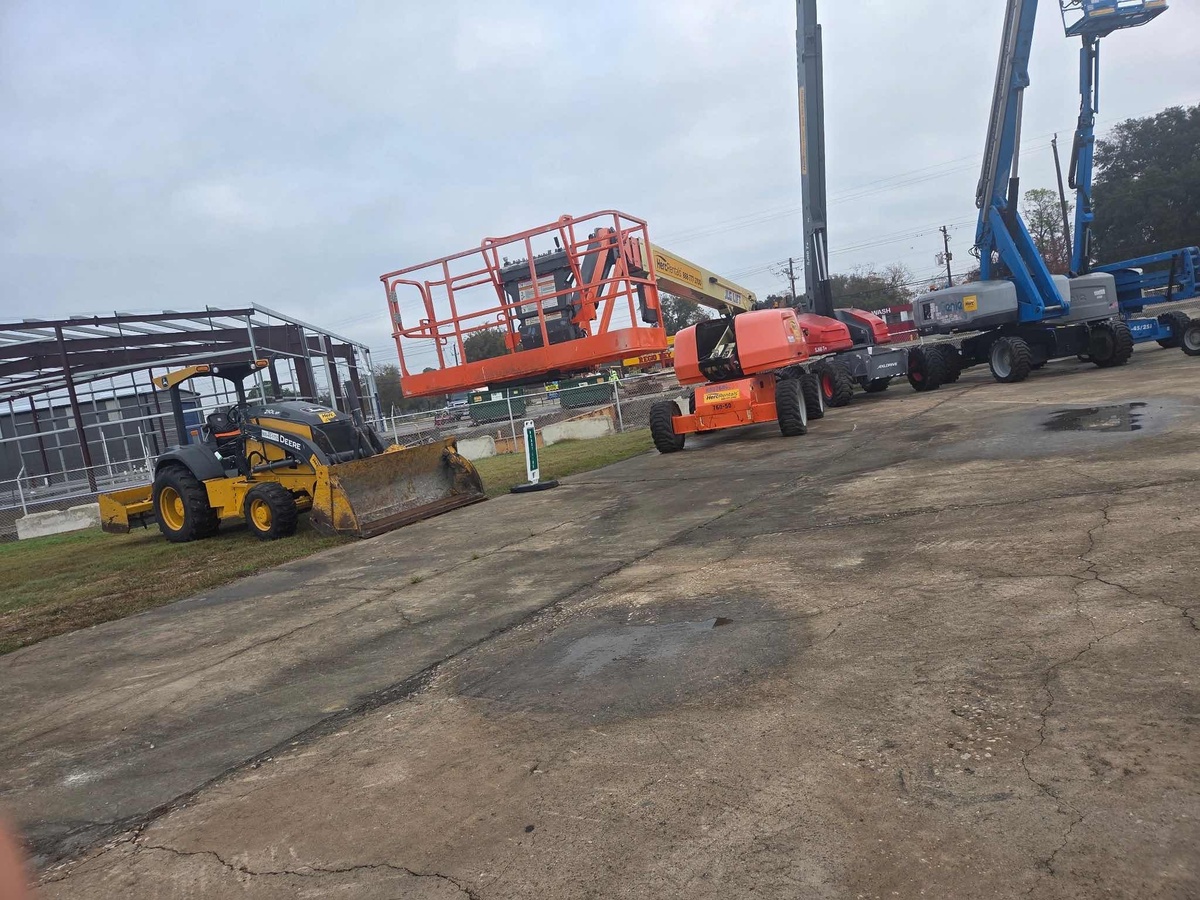 2018 JLG 660SJ-3