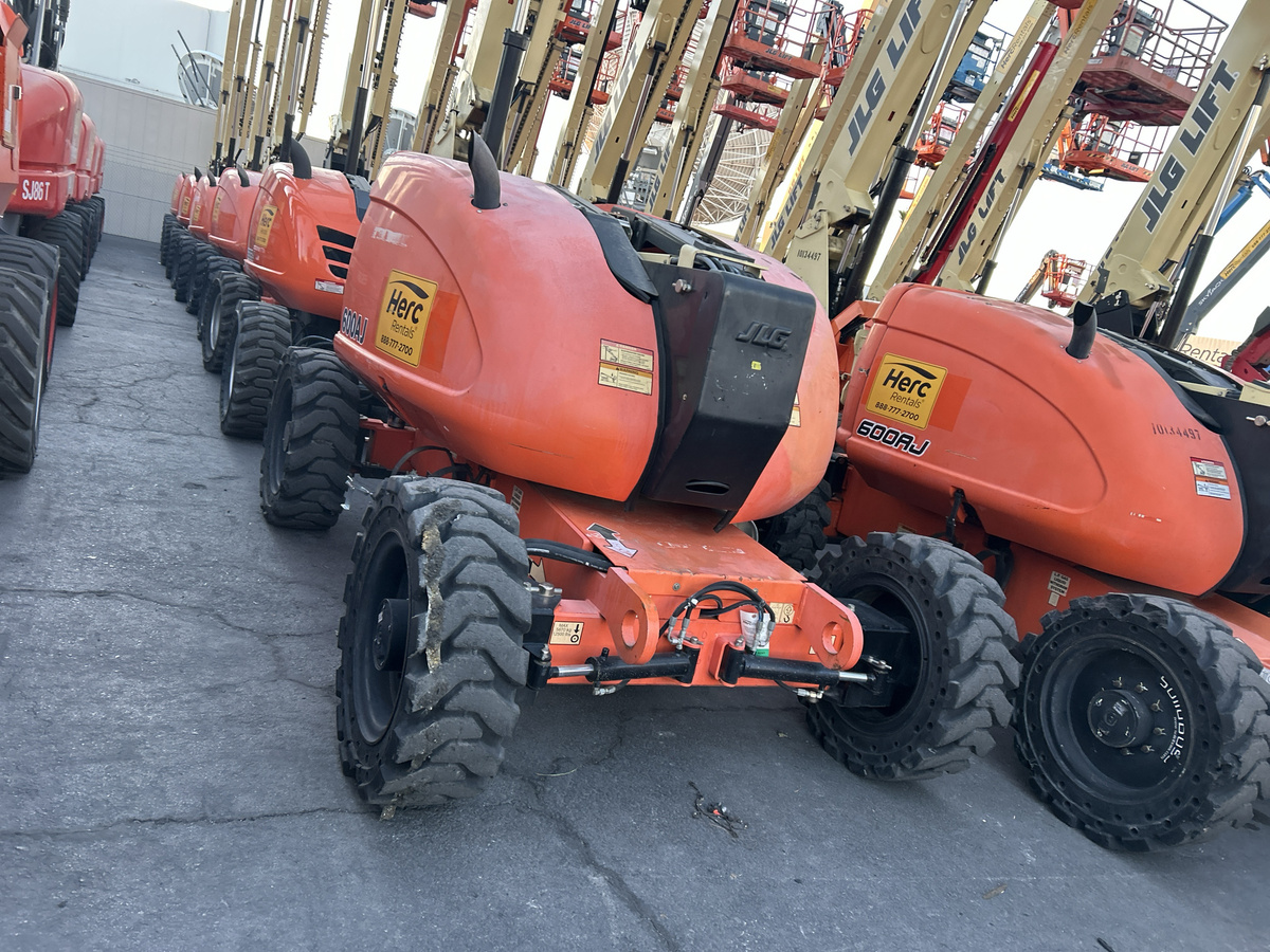 2015 JLG 600AJN Narrow-3
