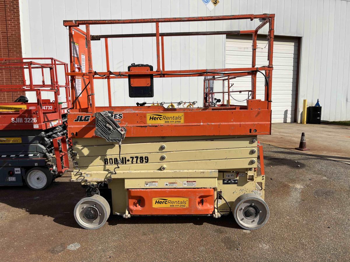 2016 JLG 2632ES