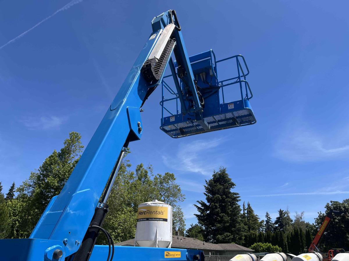 2013 Genie Z-45/25J
