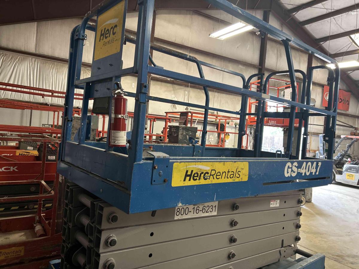 2017 Genie GS-4047