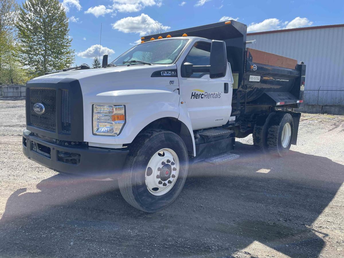 2017 Ford F750-3