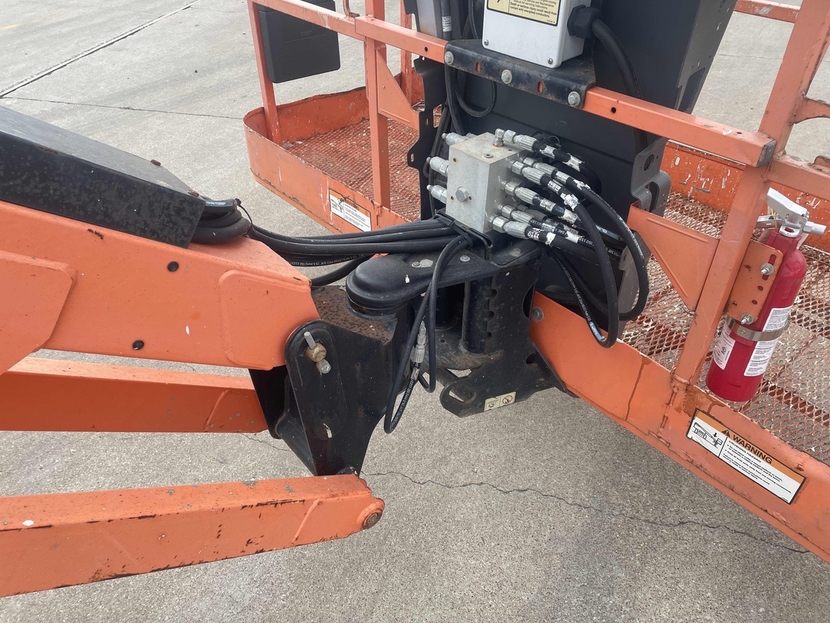 2018 JLG 600AJ-9