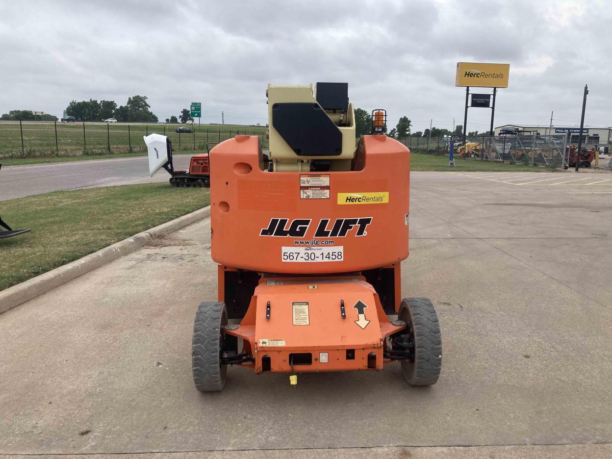2016 JLG E400AJPN