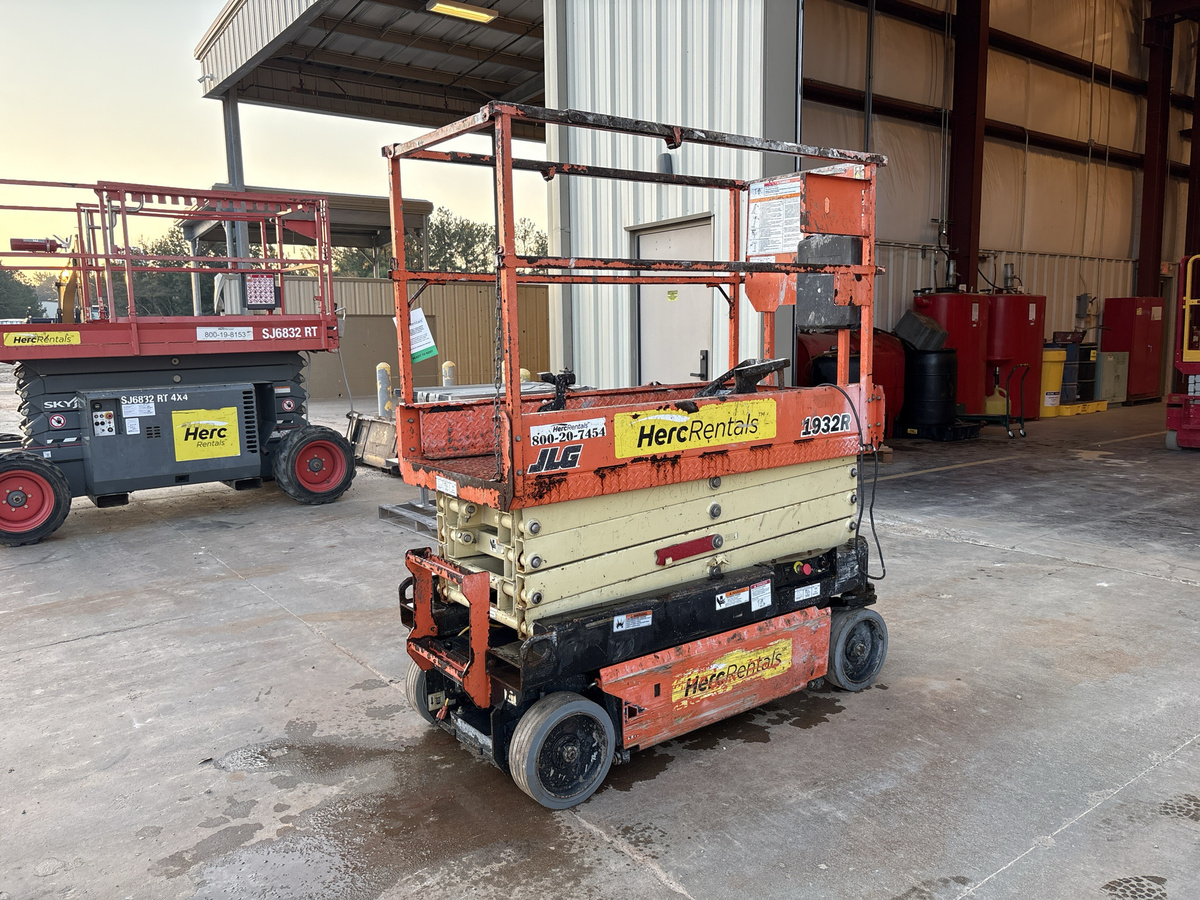 2018 JLG 1932R-3
