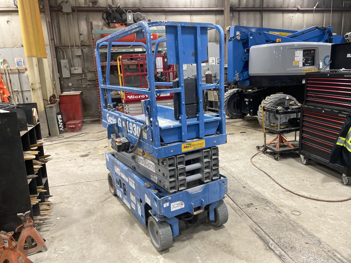 2018 Genie GS-1930