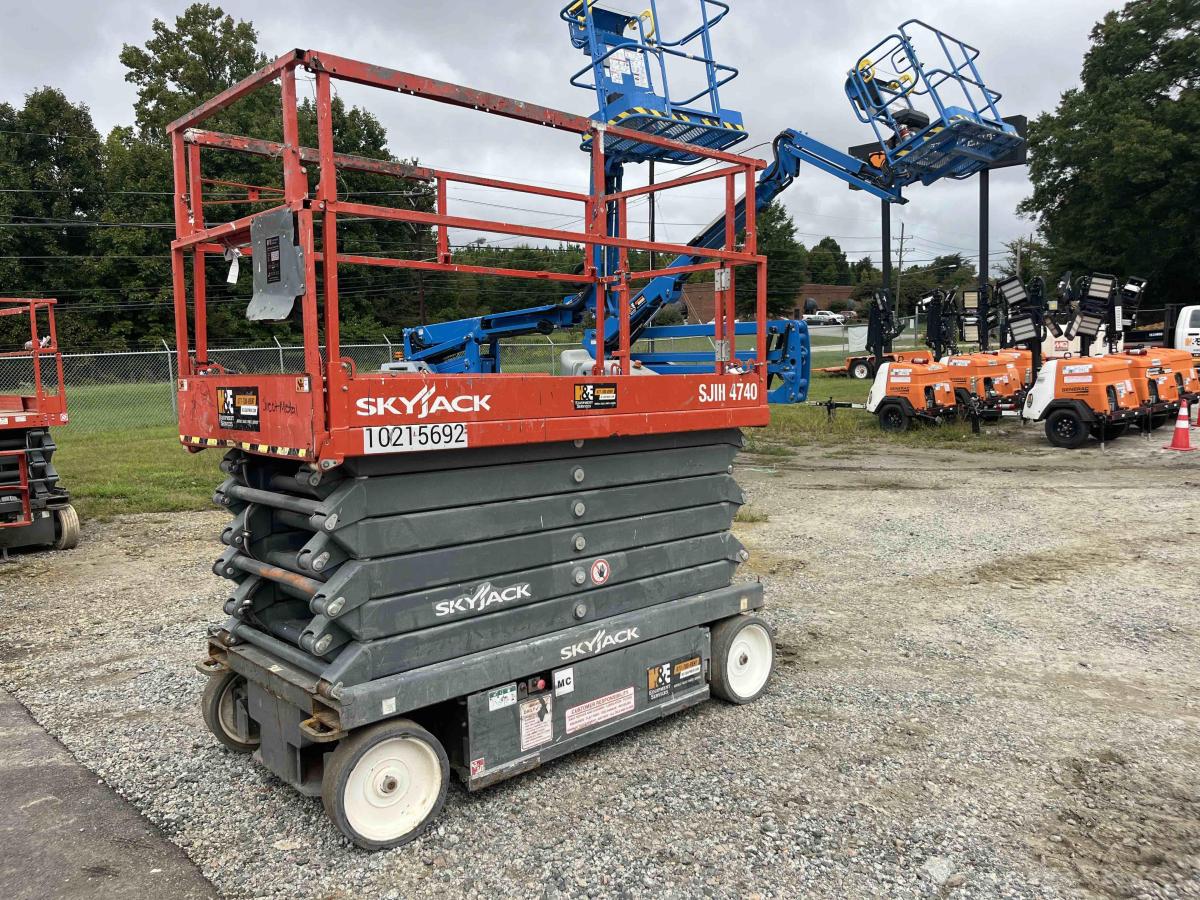 2017 Skyjack SJ4740