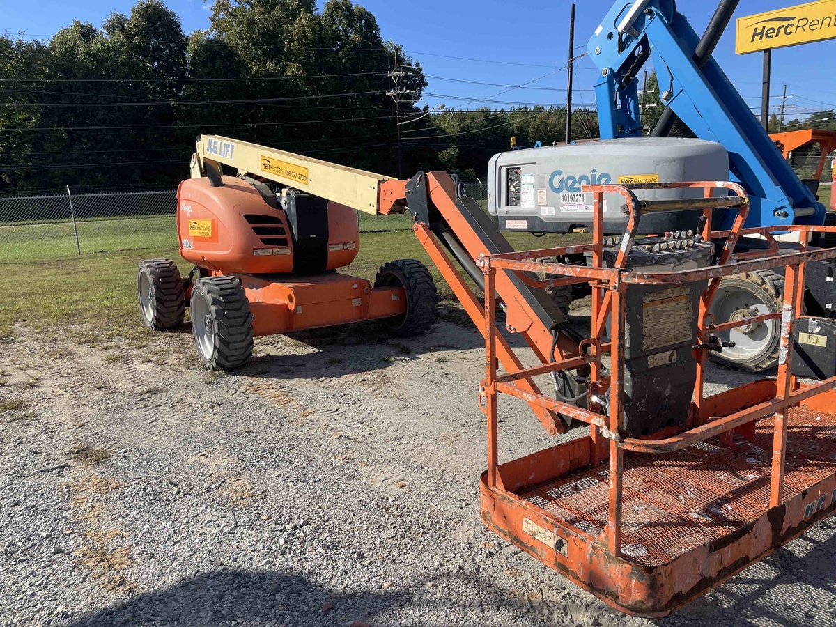 2017 JLG 600AJ-2
