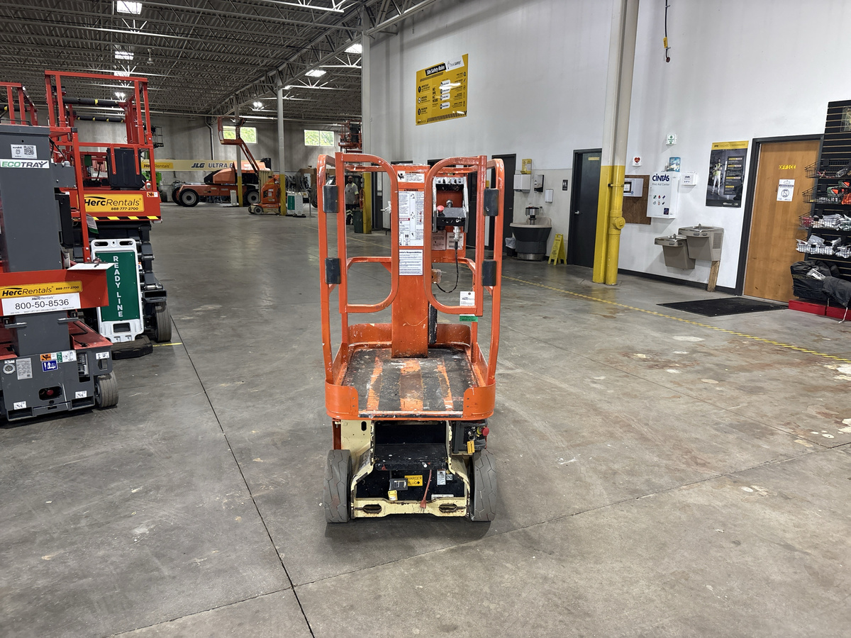 2015 JLG 1230ES-2