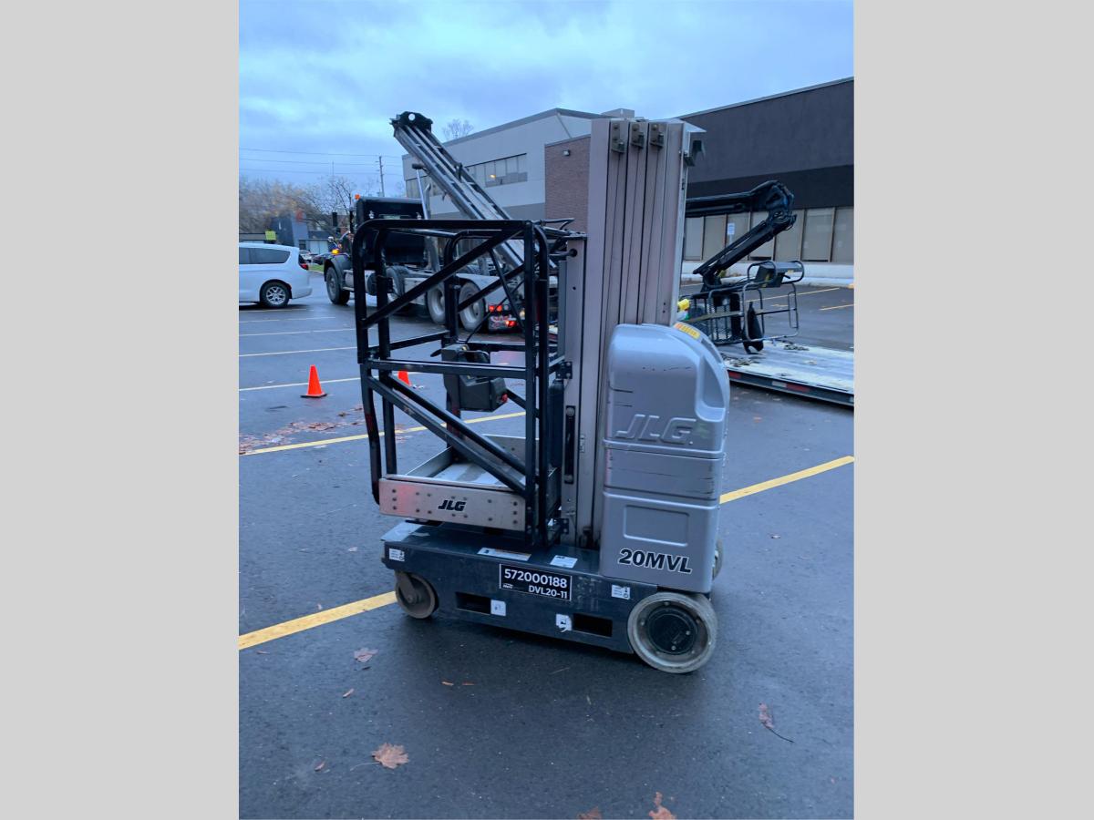 2013 JLG 20MVL