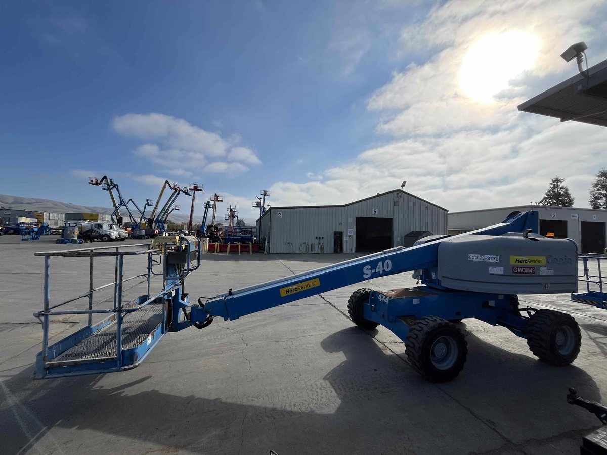 2018 Genie S-40