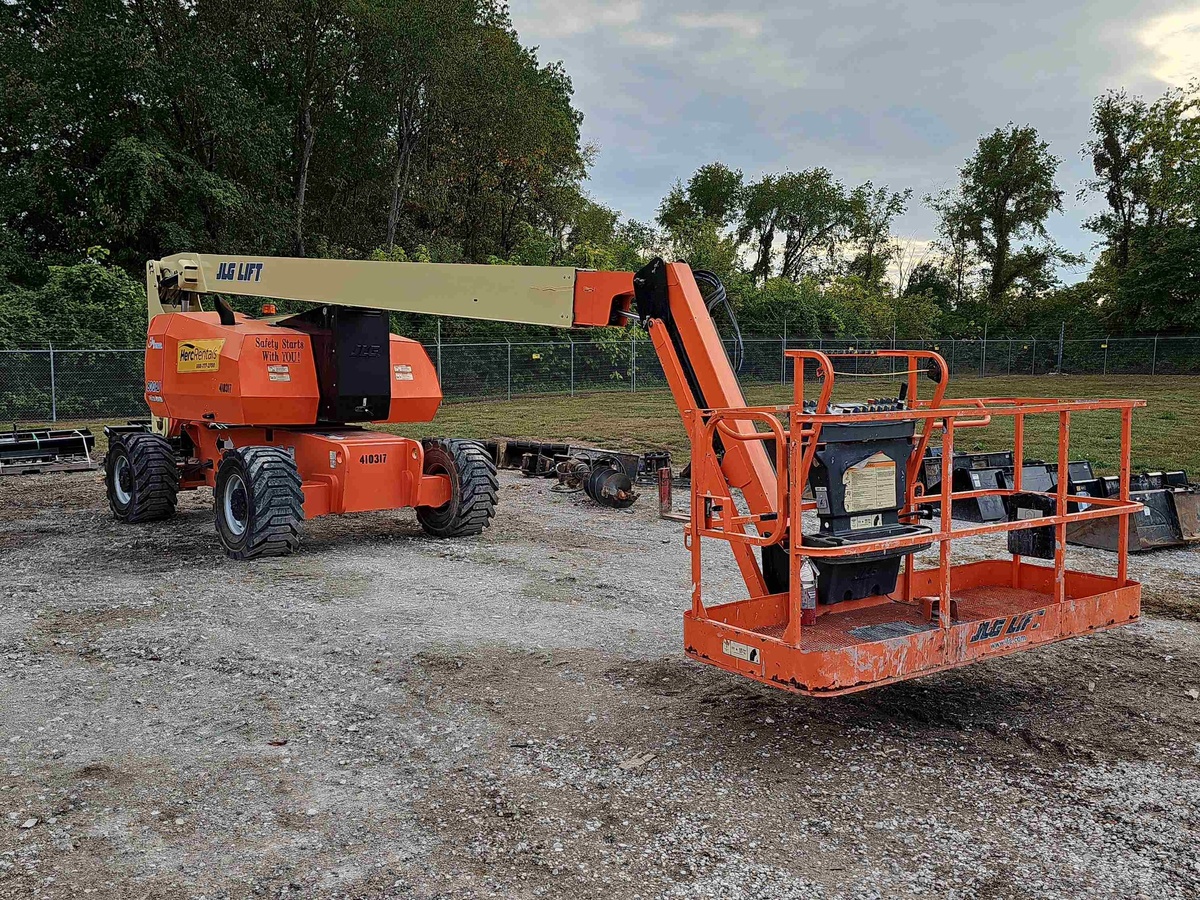 2011 JLG 800AJ-7