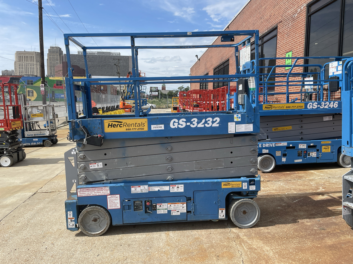 2015 Genie GS-3232